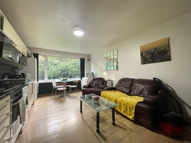 The Poplars, Headingley, LS6, photo 1
