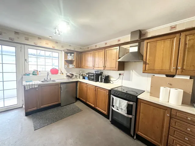 Brookwood Crescent, Carlton, NG4, photo 2