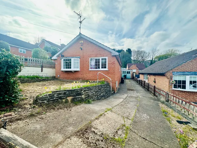 Brookwood Crescent, Carlton, NG4, photo 1