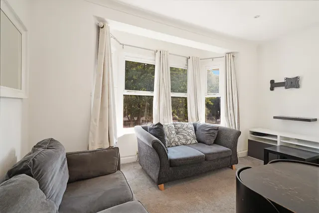 Photo 3 — St. Quintin Avenue, London, United Kingdom, W10