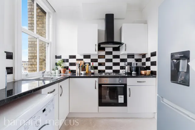 Westcroft Square, London, W6, photo 1