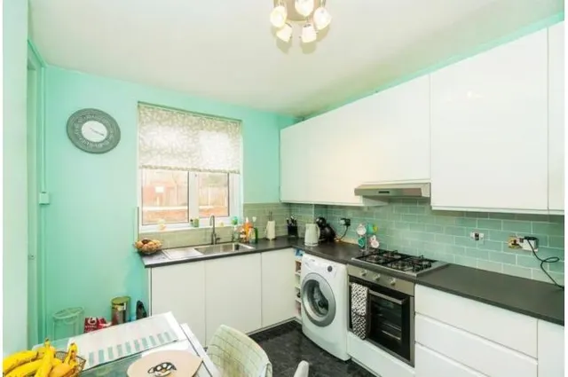 Watford Way, London, NW4, photo 3