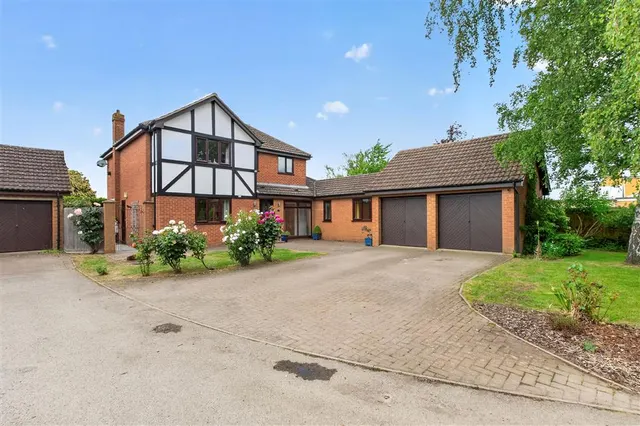 Tudor Place, Yaxley, PE7, photo 1