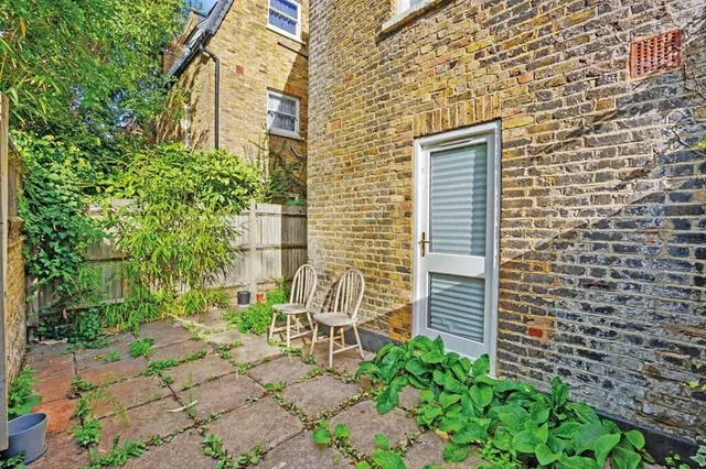 Morat Street, Stockwell, SW9, photo 2