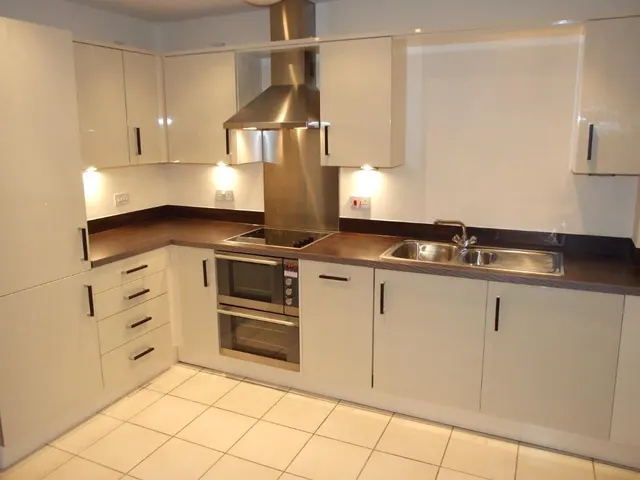 Tadros Court, High Wycombe, HP13, photo 1