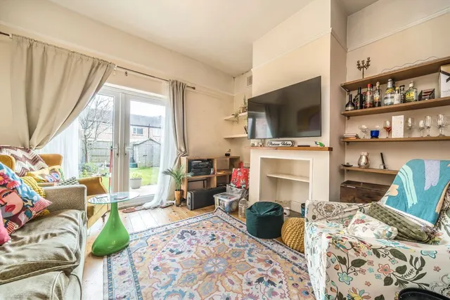 Holly Park Road, W7, photo 2