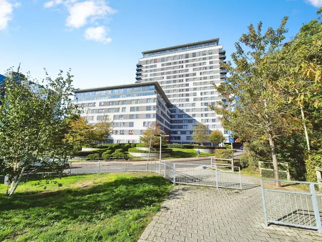 Skyline Plaza, RG21, photo 1