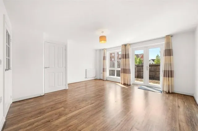 Outfield Crescent, Wokingham, RG40, photo 2