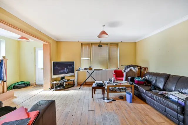 Photo 3 — 34 Windsor Road, Hounslow