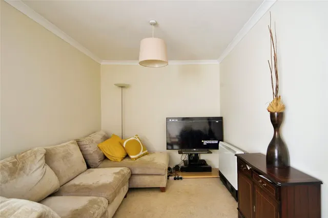 Pocklington Close, London, NW9, photo 2