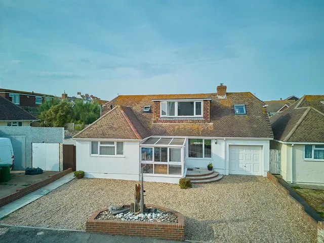 3 bedroom house, Beach Close, Seaford