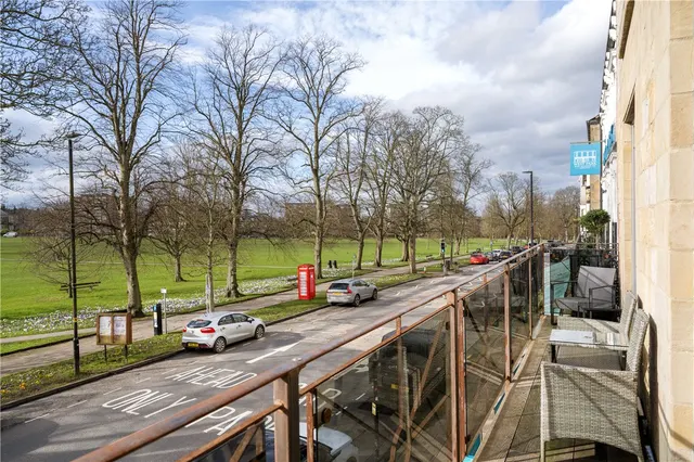 West Park, Harrogate, HG1, photo 2