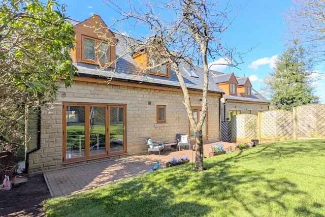 Tofts Grove, Brighouse, HD6, photo 3