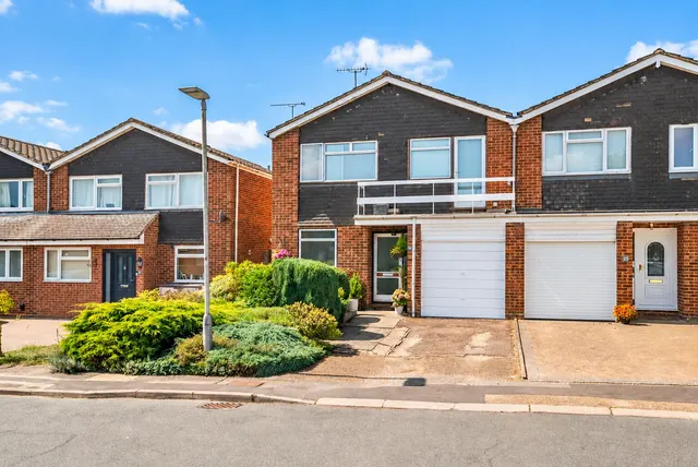 Garden Court, Wheathampstead, AL4, photo 1