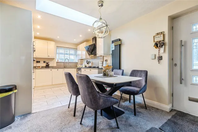 Lapwing Close, Rochdale, OL11, photo 3