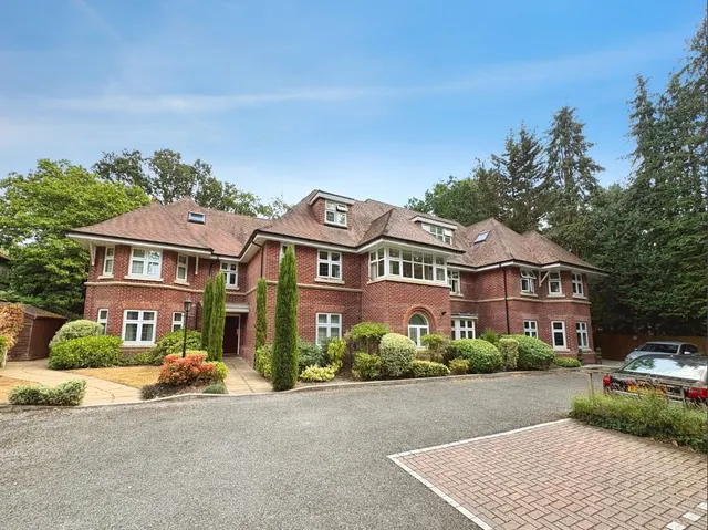 Grasmere, Knightsbridge Road, Camberley, GU15 3TS, photo 1