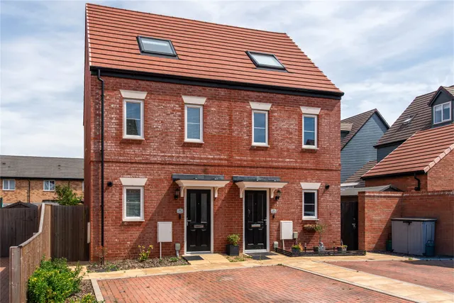 Fritillary Avenue, Chinnor, OX39, photo 1