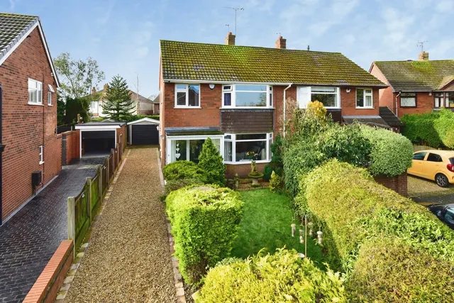 Hollies Drive, Stoke-on-Trent, Staffordshire, ST3, photo 1