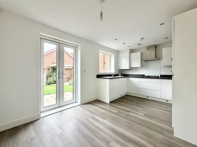 Photo 2 — Hedgehog Way, Berkhamsted