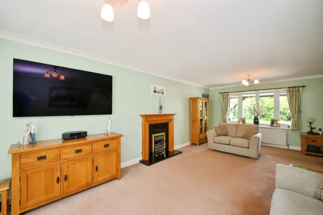Bumbles Green, Nazeing, EN9, photo 2