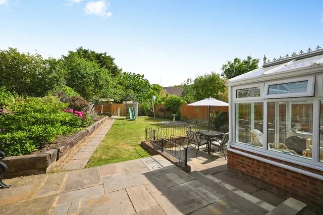 Bumbles Green, Nazeing, EN9, photo 3
