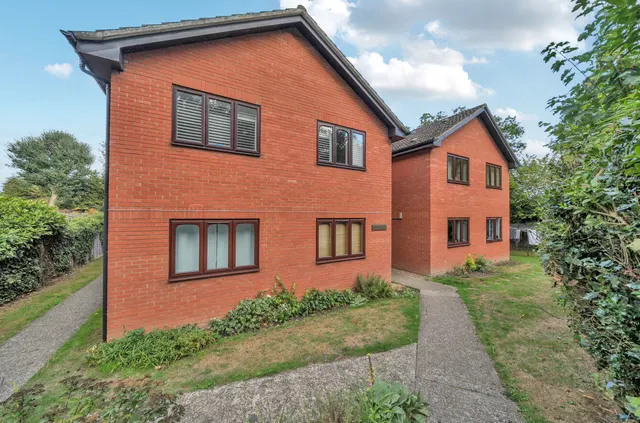 Minley Grove, Fleet, GU51, photo 2
