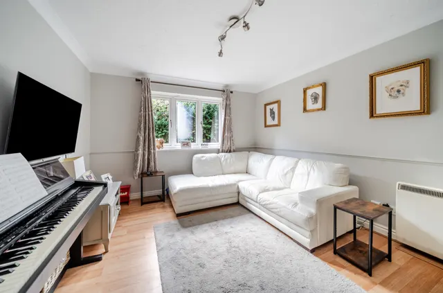 Minley Grove, Fleet, GU51, photo 1