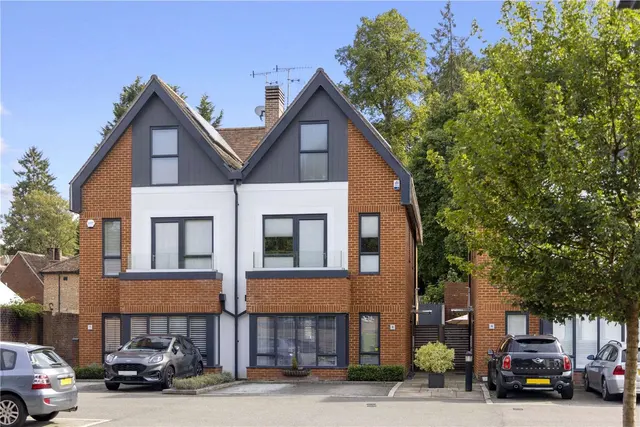 Chestnut Avenue, Guildford, Surrey, GU2 4AE, photo 1