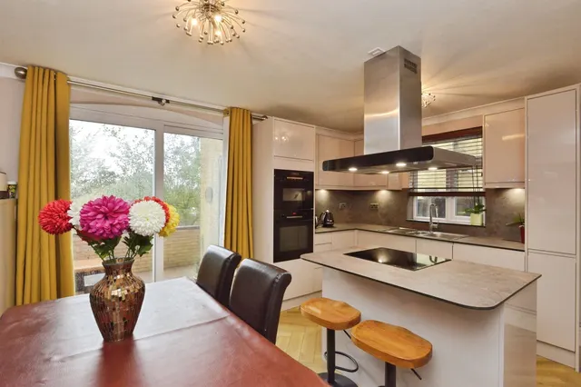 Eaton Avenue, Bletchley, MK2, photo 2