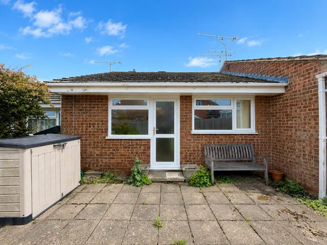Tongham Road, Aldershot, GU12, photo 2