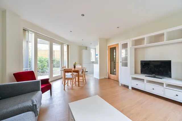 Flat 1, Maple Court, London, photo 1
