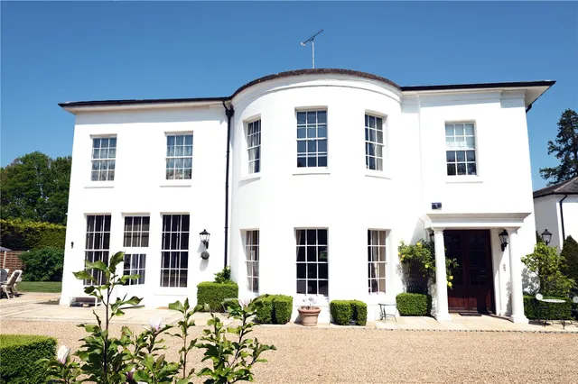 Photo 2 — Kentish Lane, Brookmans Park, Hertfordshire, AL9 6JY