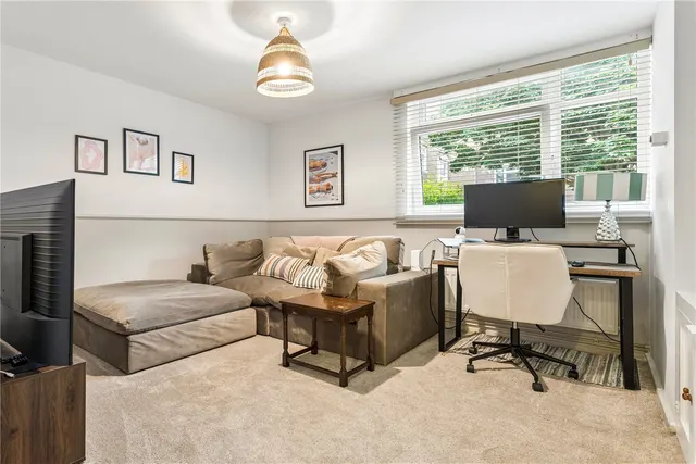 Childebert Road, London, SW17, photo 1