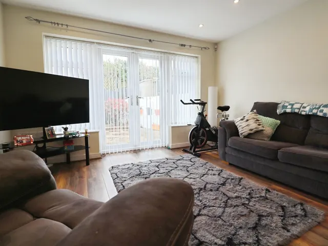 Nicholls Avenue, Porthcawl, CF36, photo 3