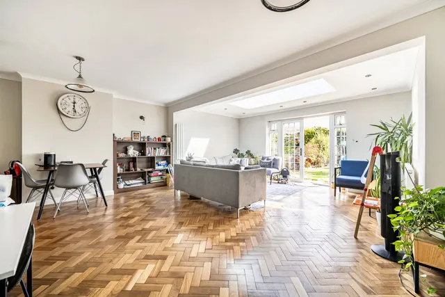 Henley Gardens, Pinner, HA5, photo 2