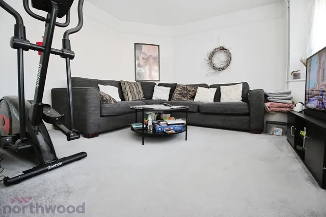 Totteridge Road, High Wycombe, HP13, photo 3
