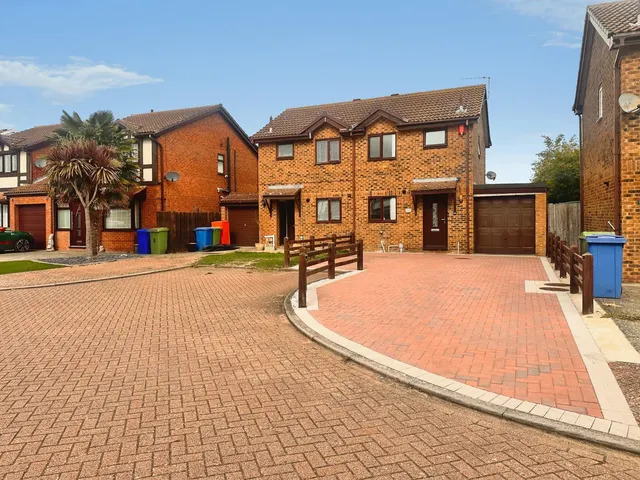 Clerke Drive, Sittingbourne, ME10, photo 1