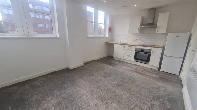 Thornhill Street, Wakefield, WF1, photo 3