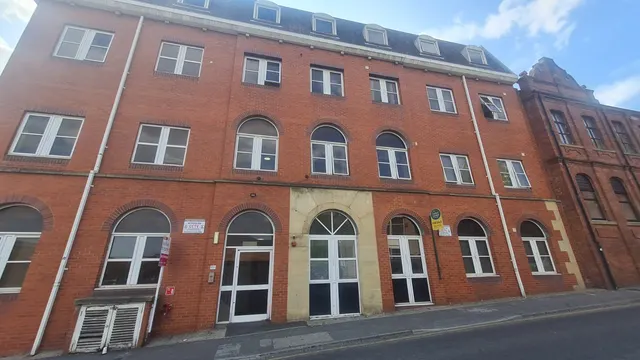 Thornhill Street, Wakefield, WF1, photo 2