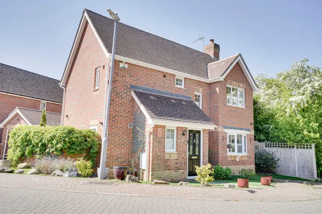 Luxford Place, Sawbridgeworth, CM21, photo 1