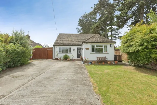 Fawkham Avenue, Longfield, Kent, DA3, photo 1