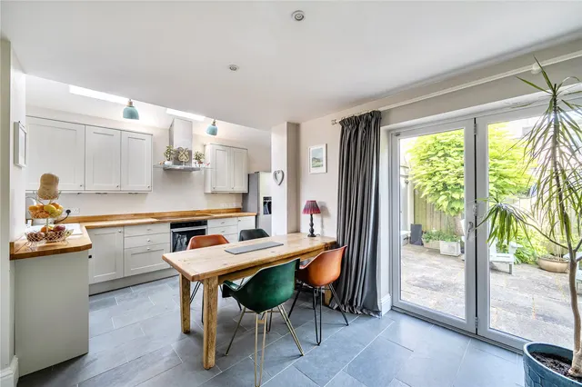 Photo 2 — Hallett Gardens, Yeovil, Somerset, BA20 1BH