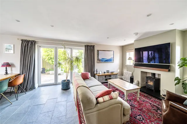 Photo 3 — Hallett Gardens, Yeovil, Somerset, BA20 1BH