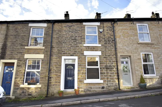 Chapel Street, High Peak, photo 1