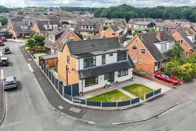 Ravenswood Avenue, Winstanley, WN3, photo 1