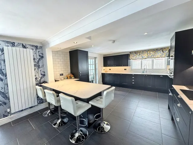 Photo 2 — Brook Avenue, Towyn, Conwy, LL22 9ND