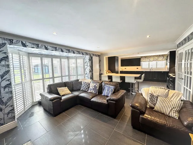 Photo 3 — Brook Avenue, Towyn, Conwy, LL22 9ND