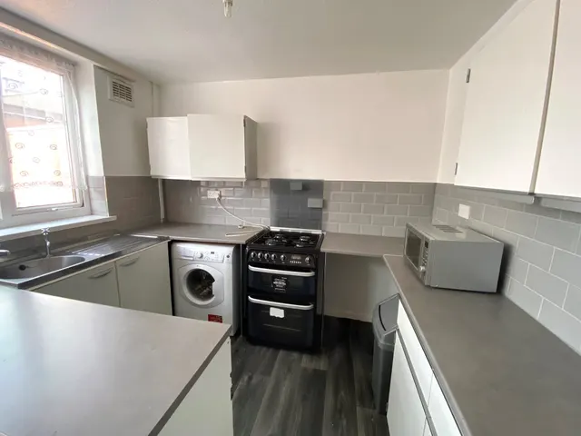Harvest Close, B30, photo 1