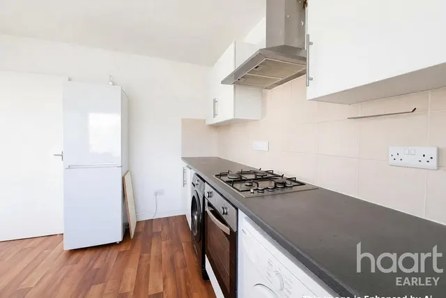 Nelson Road, RG4, photo 3