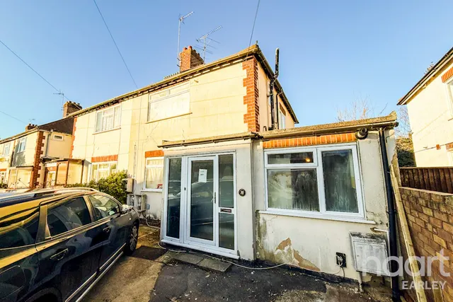 Nelson Road, RG4, photo 1